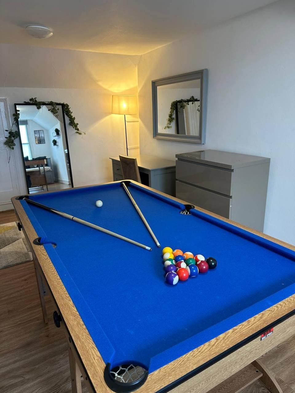 3 Bed Flat With Pool Table Apartment Cambridge  Ngoại thất bức ảnh